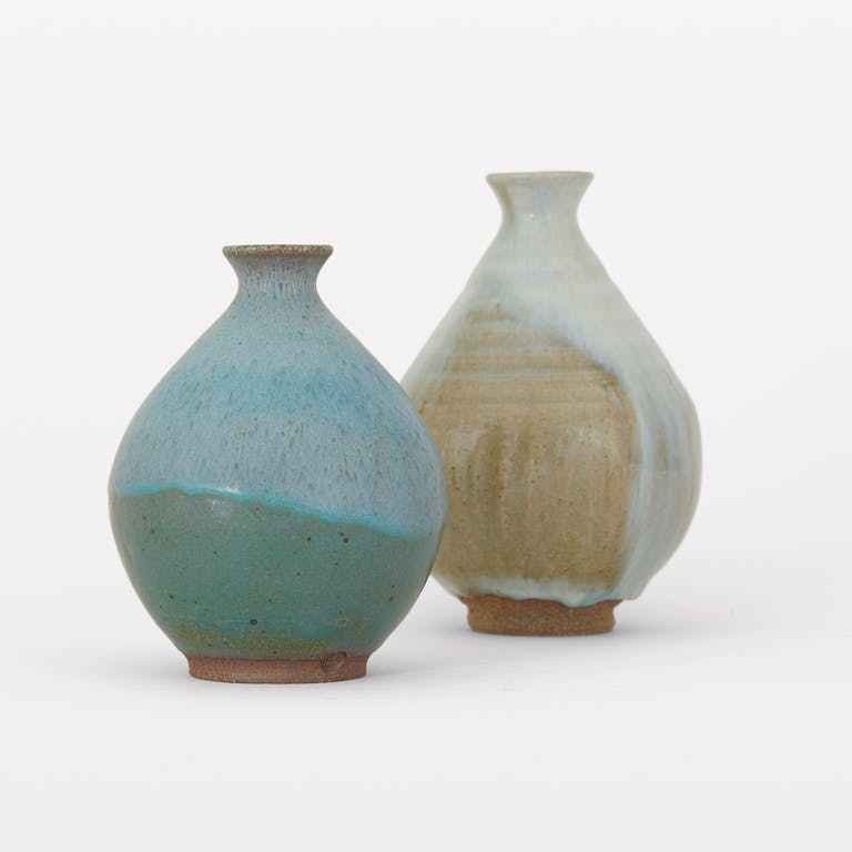 a8d55ad0-028e-4156-b2f1-a1c099092ce9_ishikawa-vase-white-4@0_5x